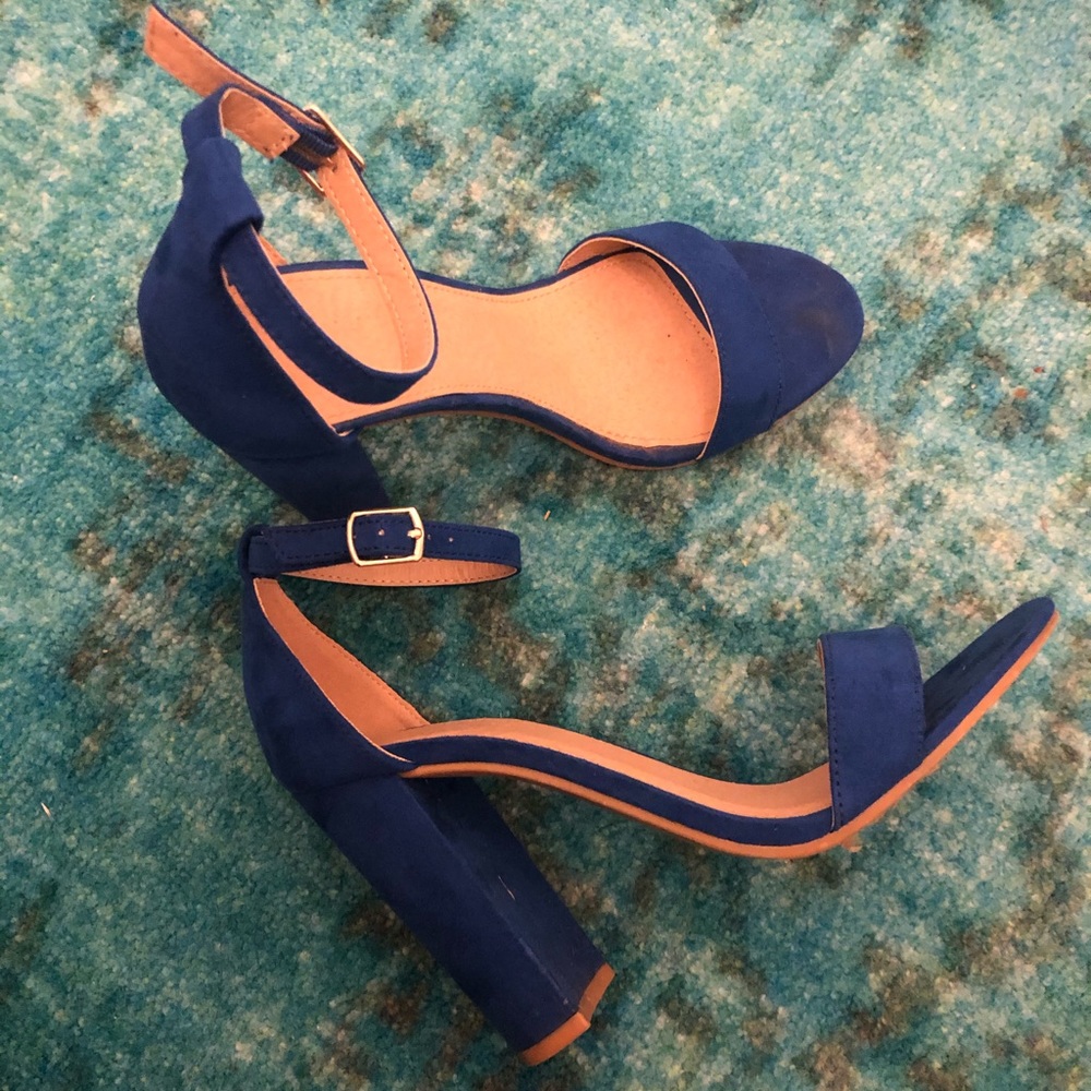 Charlotte Russe Blue high chunky heels sz 7